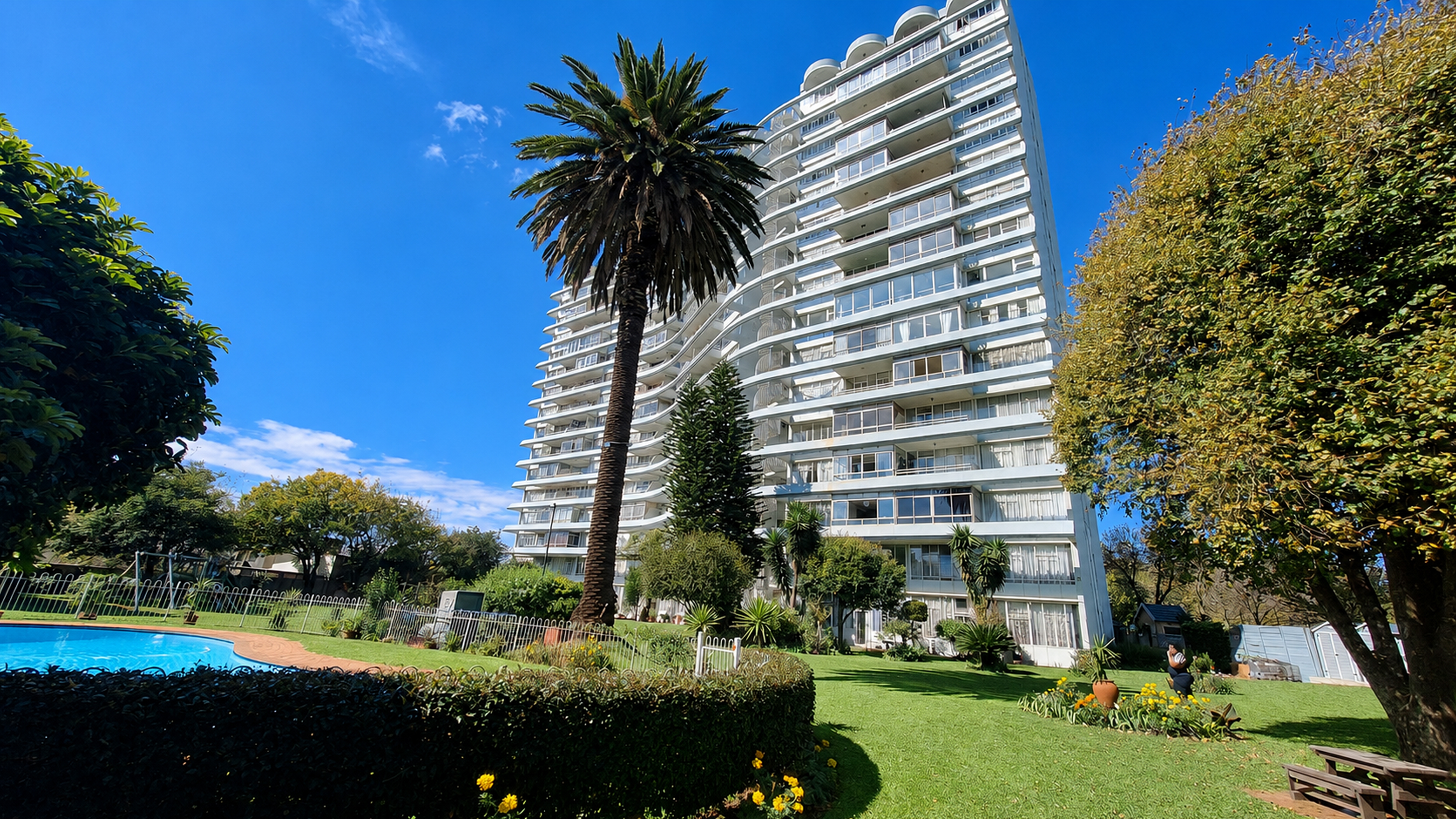 Lake Club Estate View